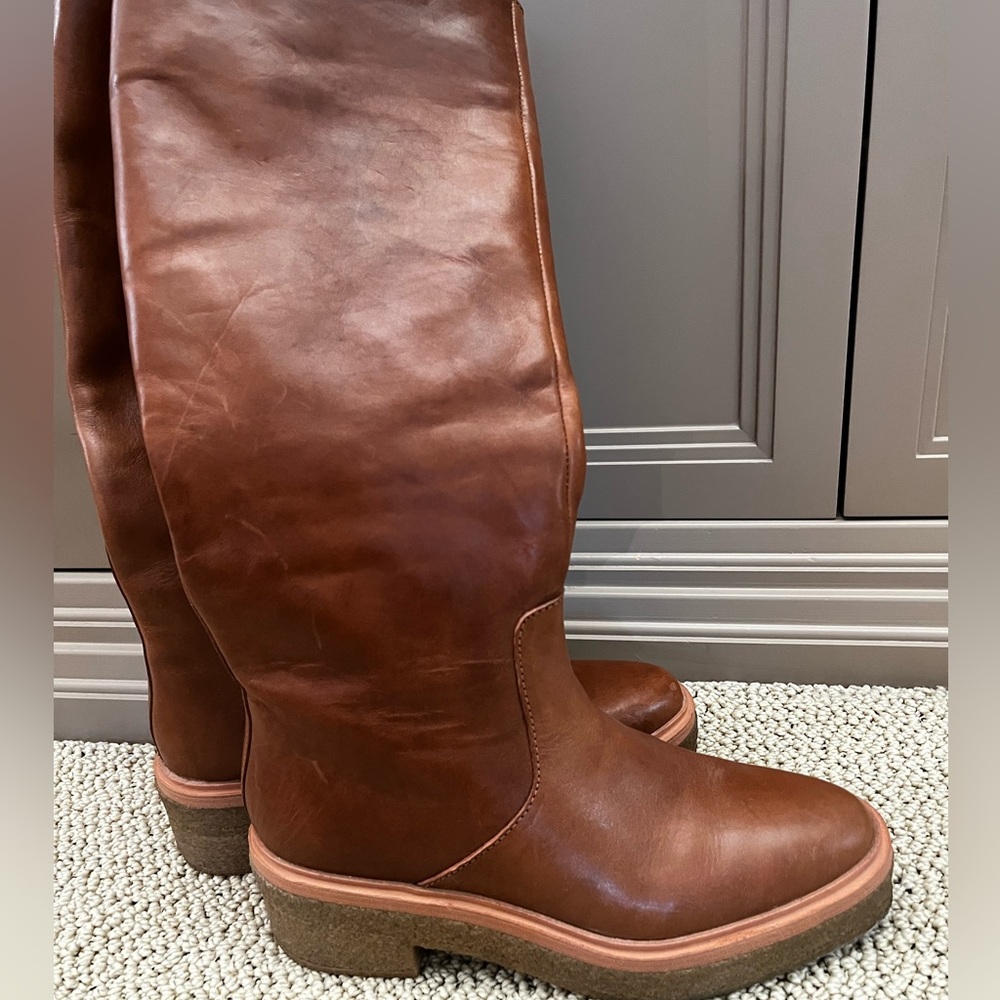 Knee high casual man made upper boot. 
Worn ONCE!!!!